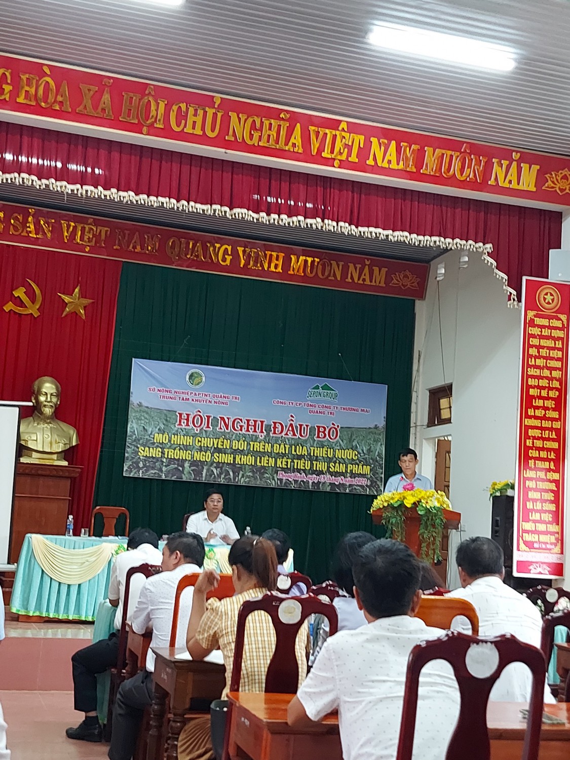 Ông Trần Cẩn – Giám đốc Trung tâm Khuyến nông tỉnh Quảng Trị cho biết mô hình trồng ngô sinh khối thành công như mong đợi
