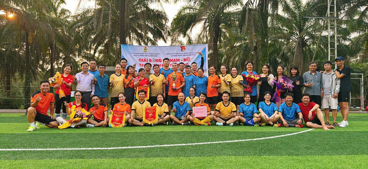Trung tâm Khuyến nông tổ chức giải bóng đá nam nữ kỷ niệm 115 năm ngày Quốc tế Phụ nữ và 94 năm ngày thành lập Đoàn thanh niên Cộng sản Hồ Chí Minh