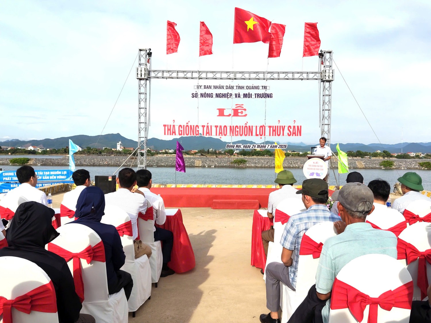 Lễ thả giống tái tạo nguồn lợi thủy sản