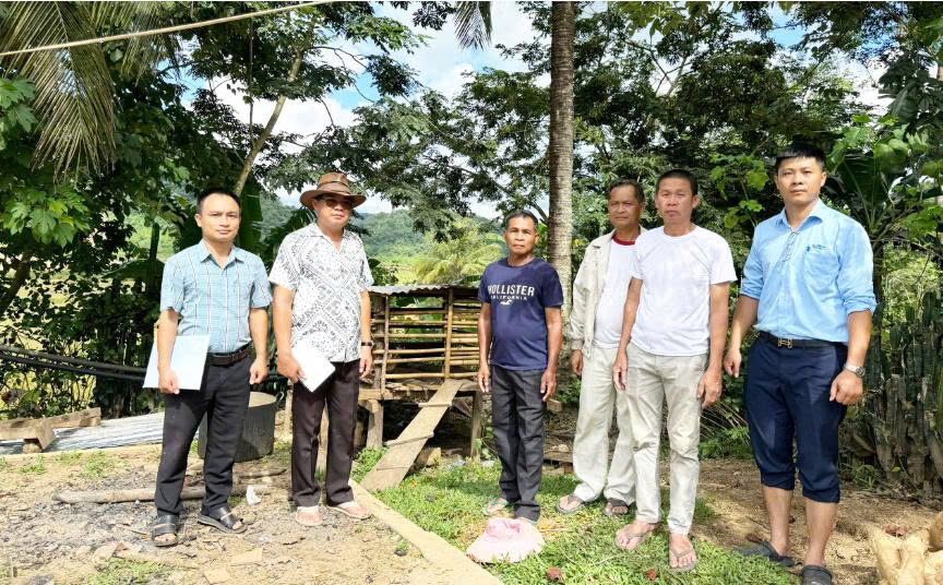 Trung tâm Khuyến nông Quảng Trị thực hiện khảo sát thực địa các mô hình tại Lào