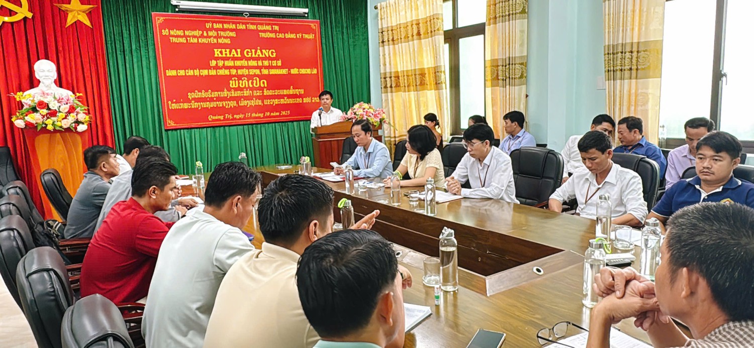 Quang cảnh buổi khai giảng lớp tập huấn