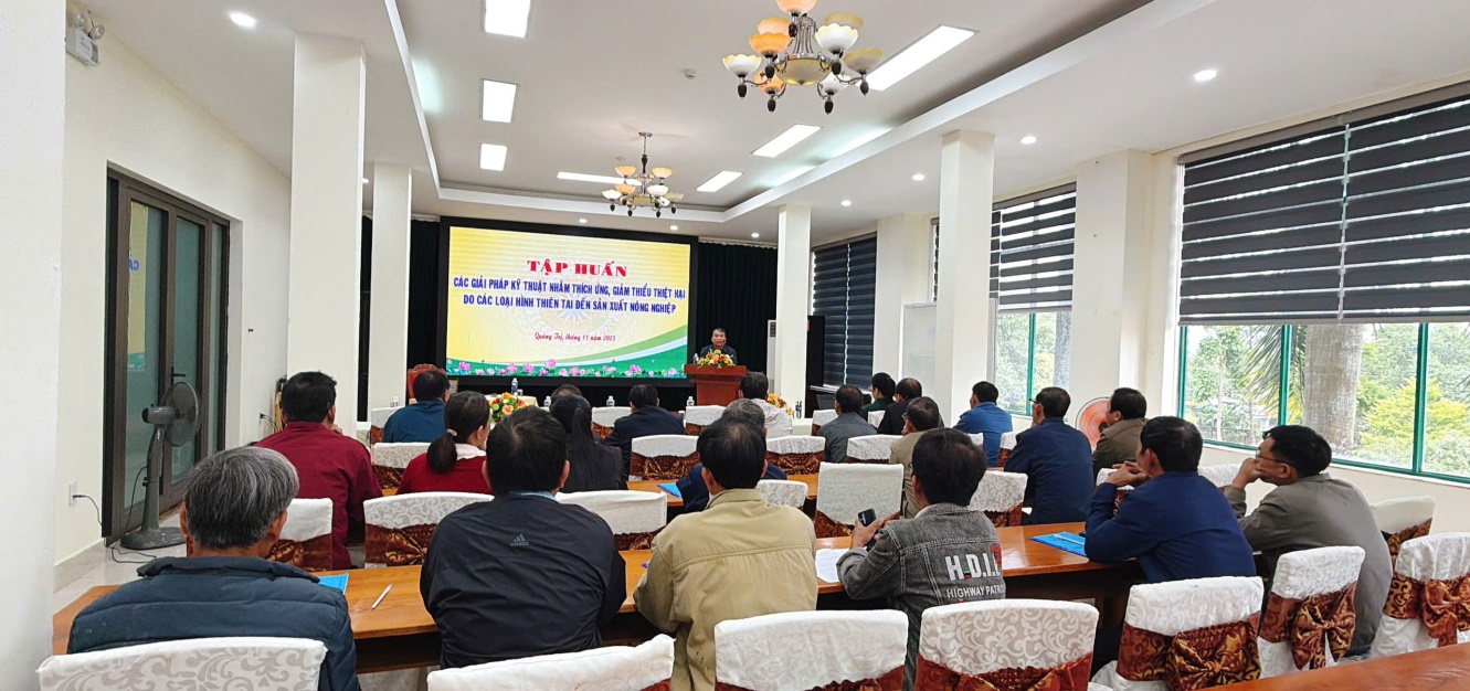 Tập huấn các giải pháp kỹ thuật nhằm thích ứng, giảm thiểu thiệt hại do các loại hình thiên tai đến sản xuất nông nghiệp