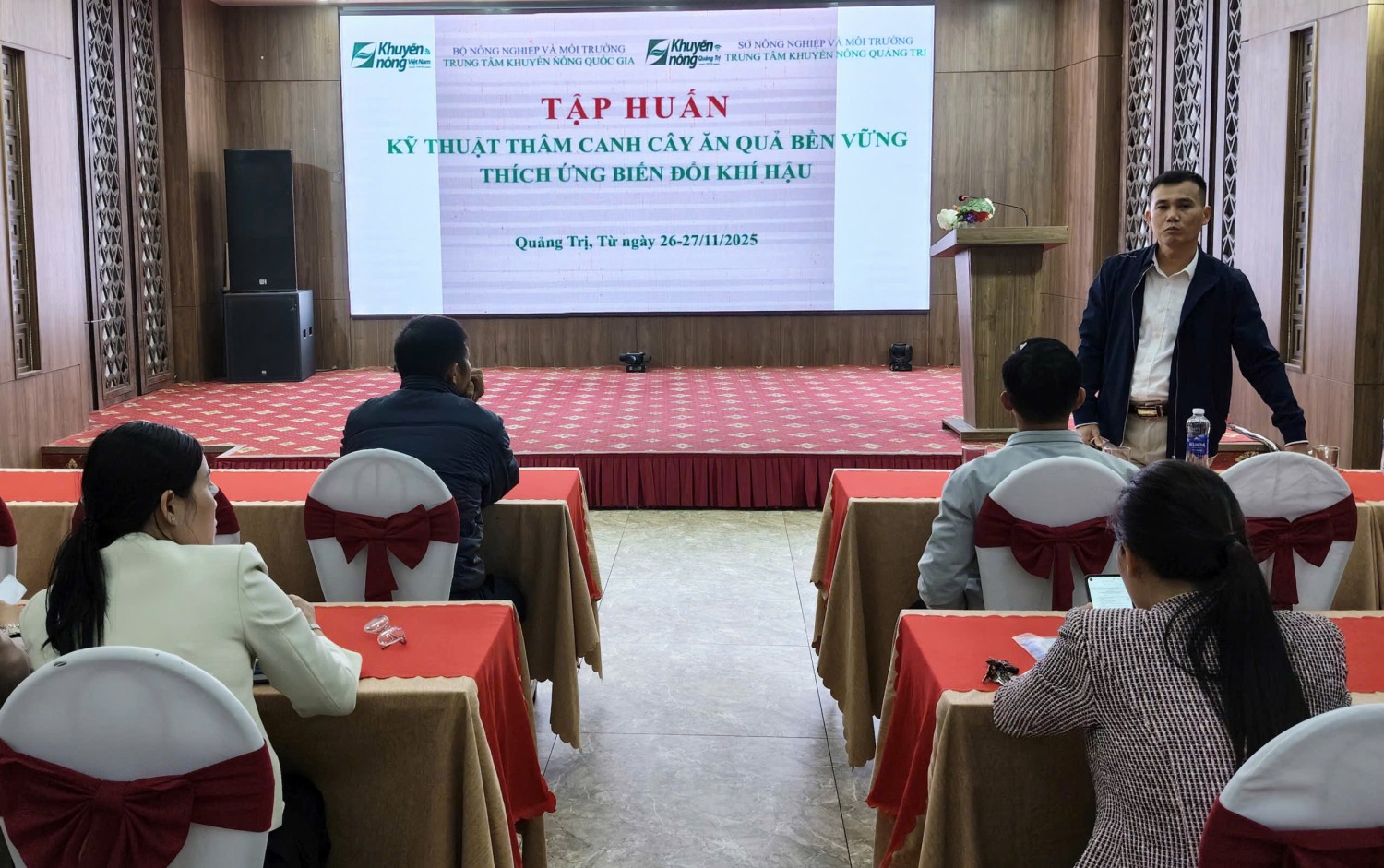 Nâng cao kỹ thuật thâm canh cây ăn quả gắn với kinh tế tuần hoàn